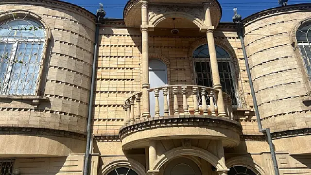 Satılır 10 otaqlı həyət evi 550 m² — Bakı, Nəsimi 10 otaq 550.00 m²