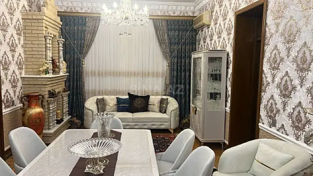 Satılır 10 otaqlı həyət evi 550 m²