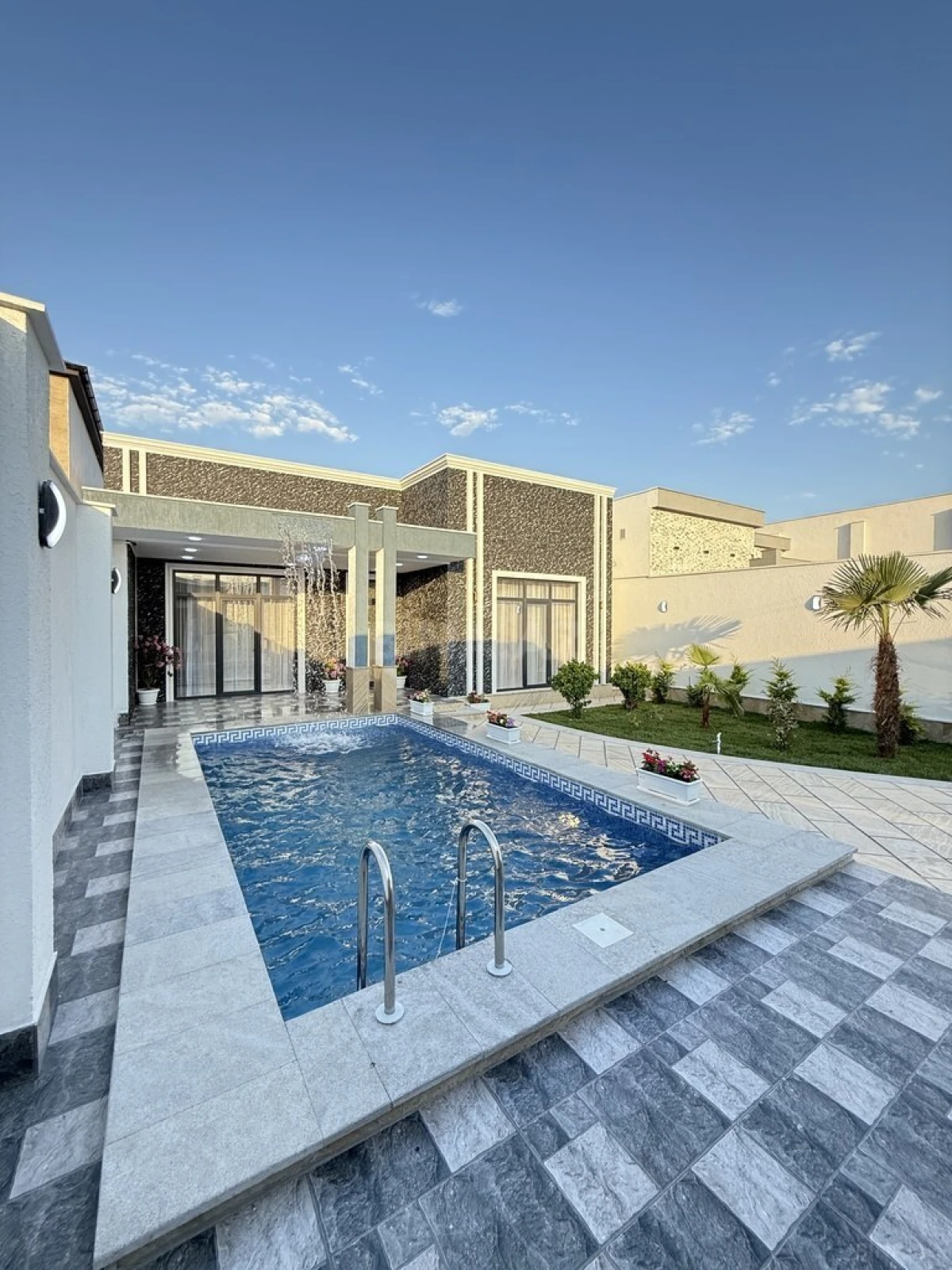 Satılır 4 otaqlı həyət evi 140 m²