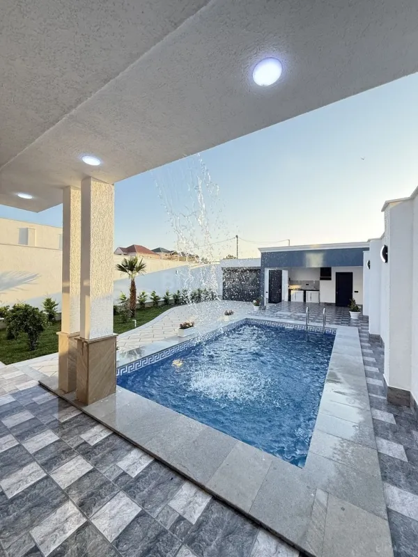 Satılır 4 otaqlı həyət evi 140 m²