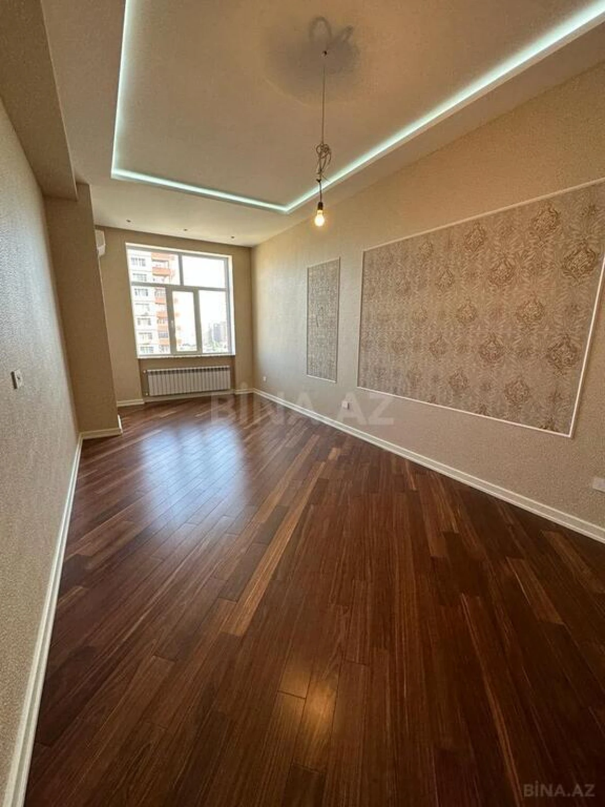 Satılır 4 otaqlı mənzil 205 m²
