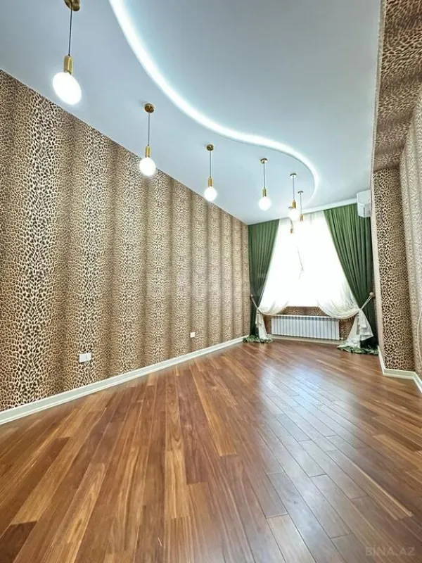 Satılır 4 otaqlı mənzil 205 m²