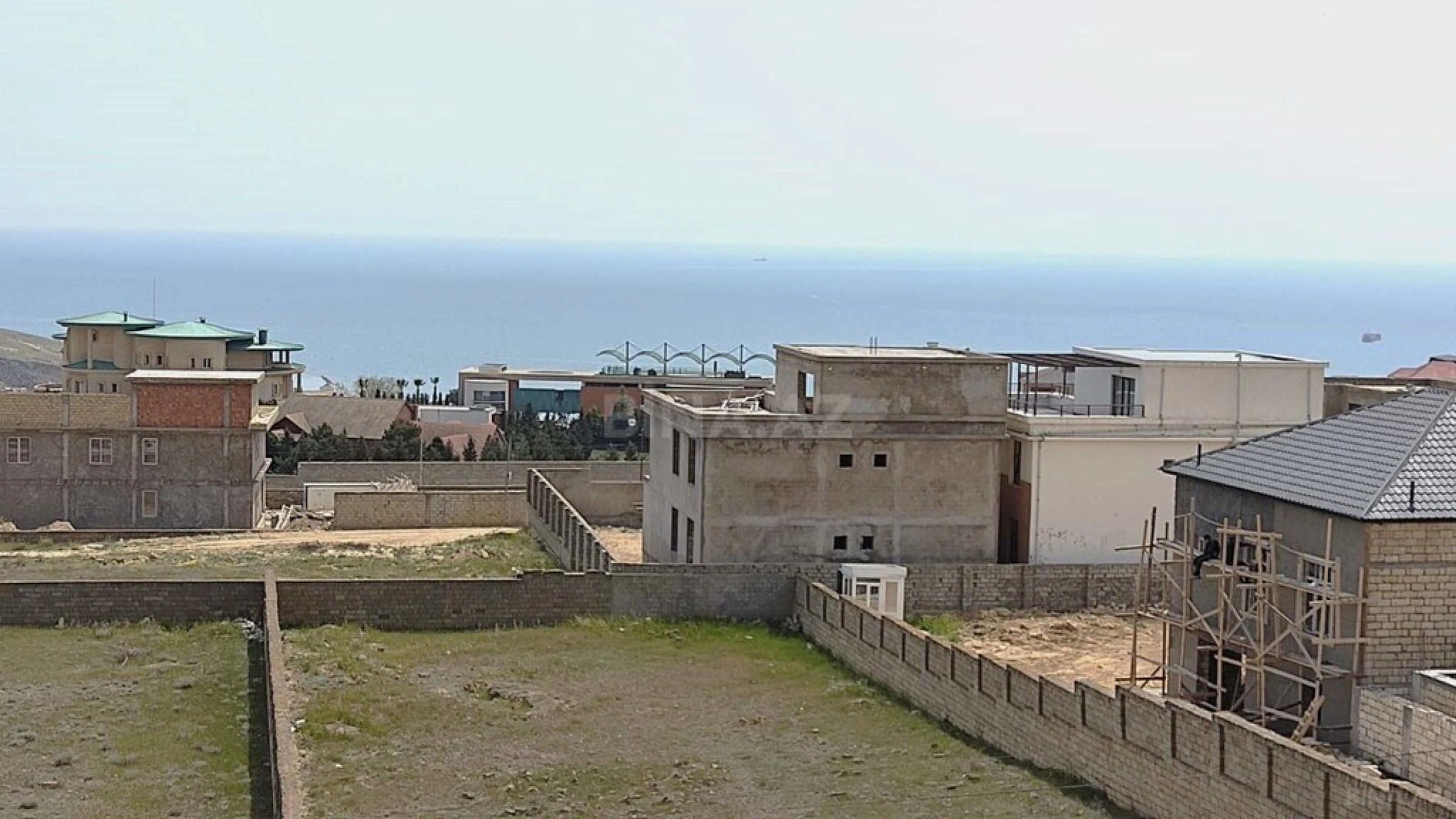 Satılır 6 otaqlı həyət evi 500 m²