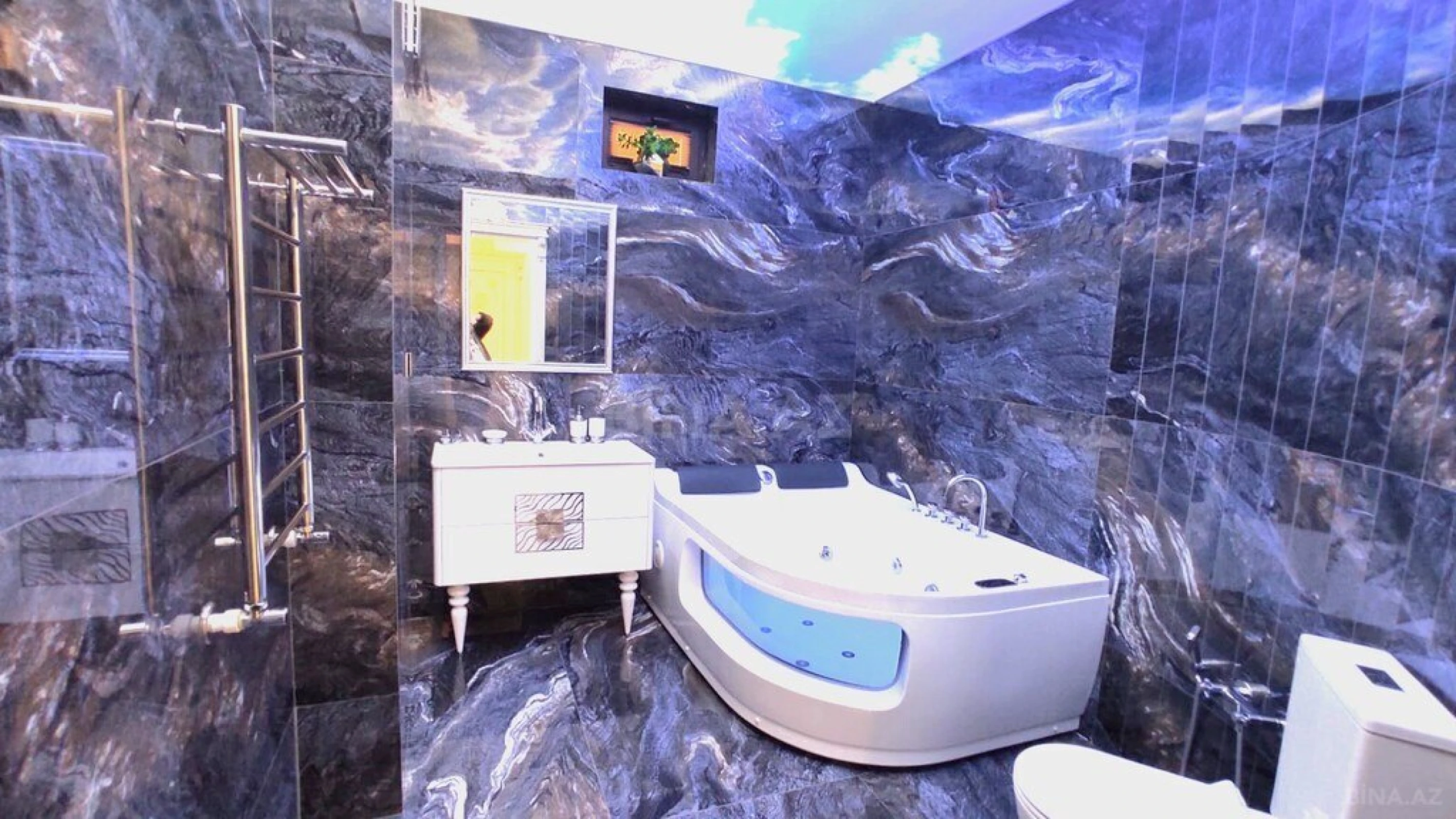 Satılır 6 otaqlı həyət evi 500 m²