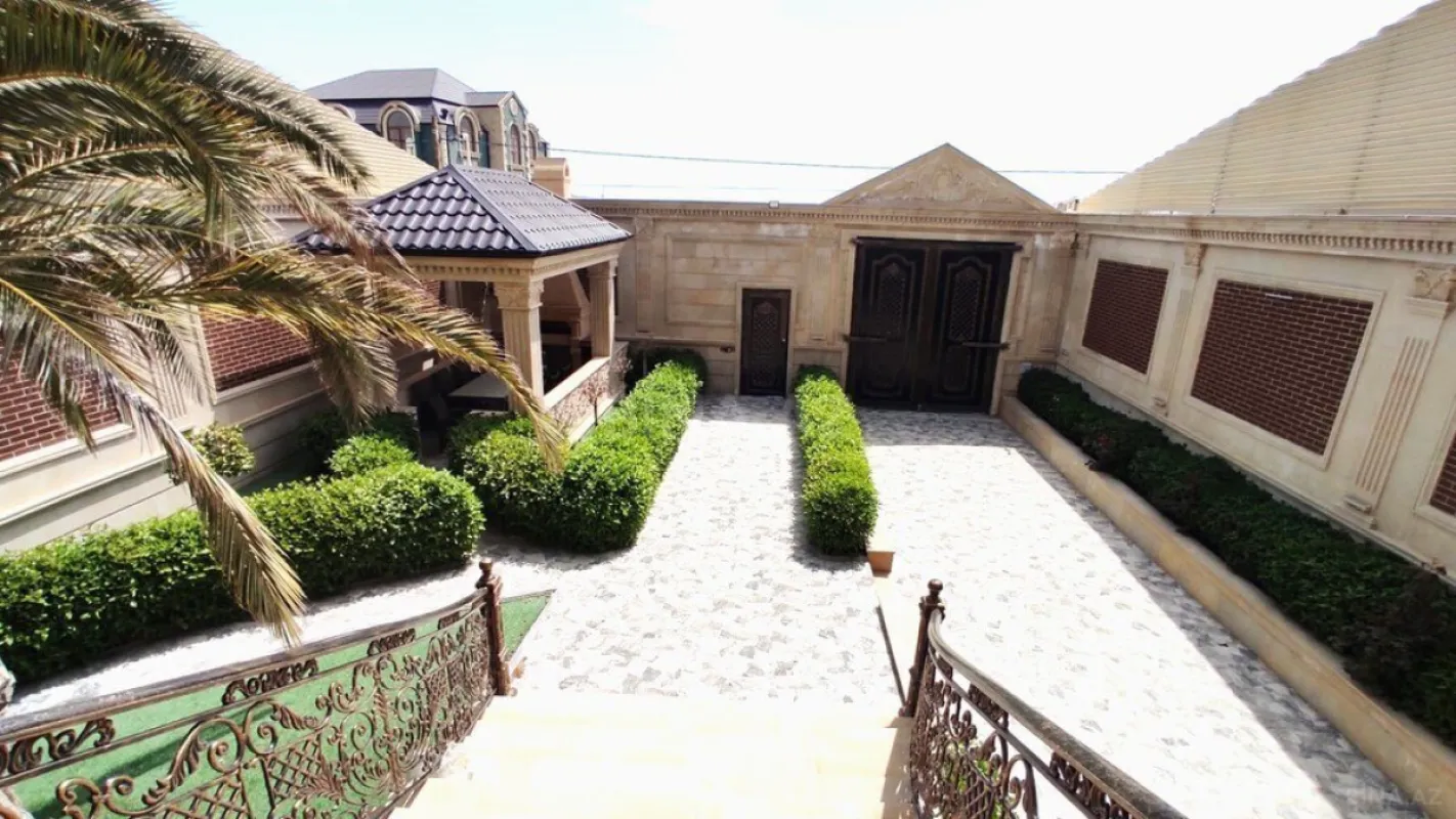 Satılır 6 otaqlı həyət evi 500 m²