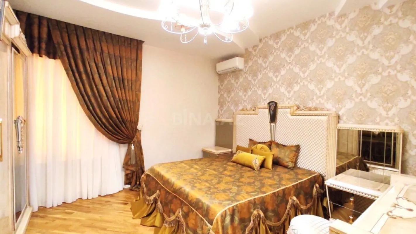 Satılır 6 otaqlı həyət evi 500 m²