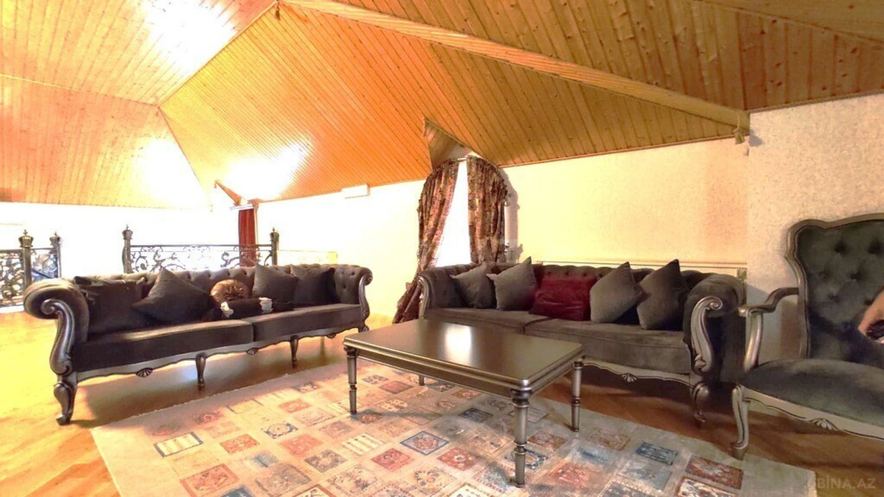 Satılır 6 otaqlı həyət evi 500 m²