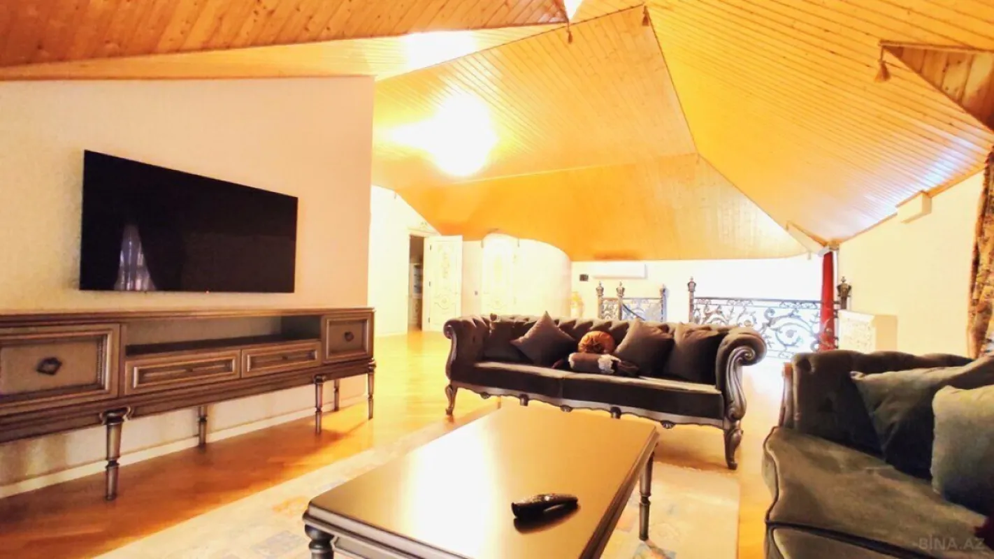 Satılır 6 otaqlı həyət evi 500 m²