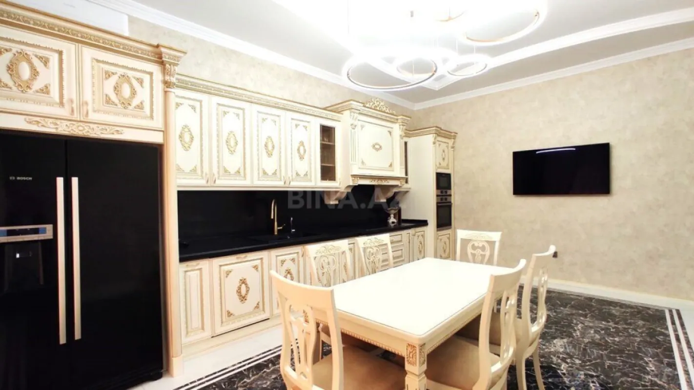 Satılır 6 otaqlı həyət evi 500 m²