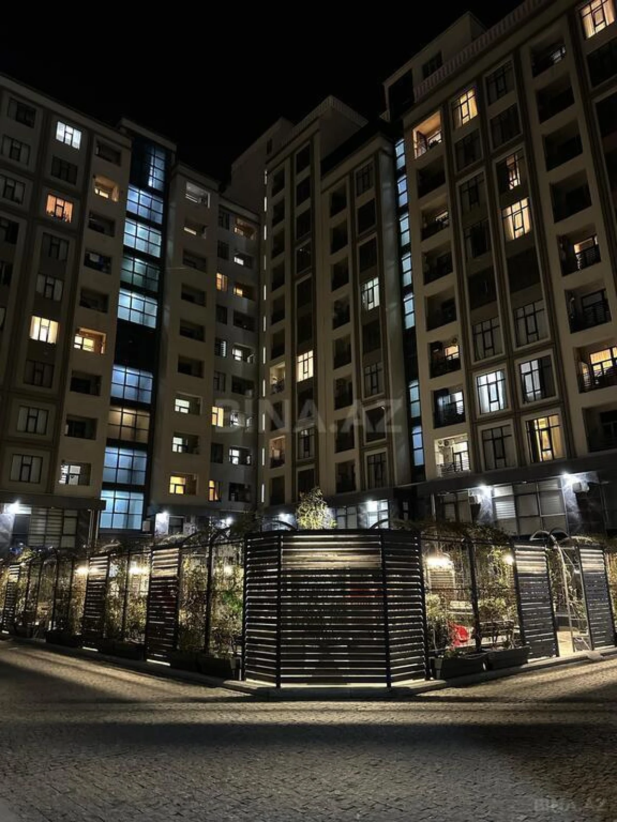 Satılır 3 otaqlı mənzil 120 m²