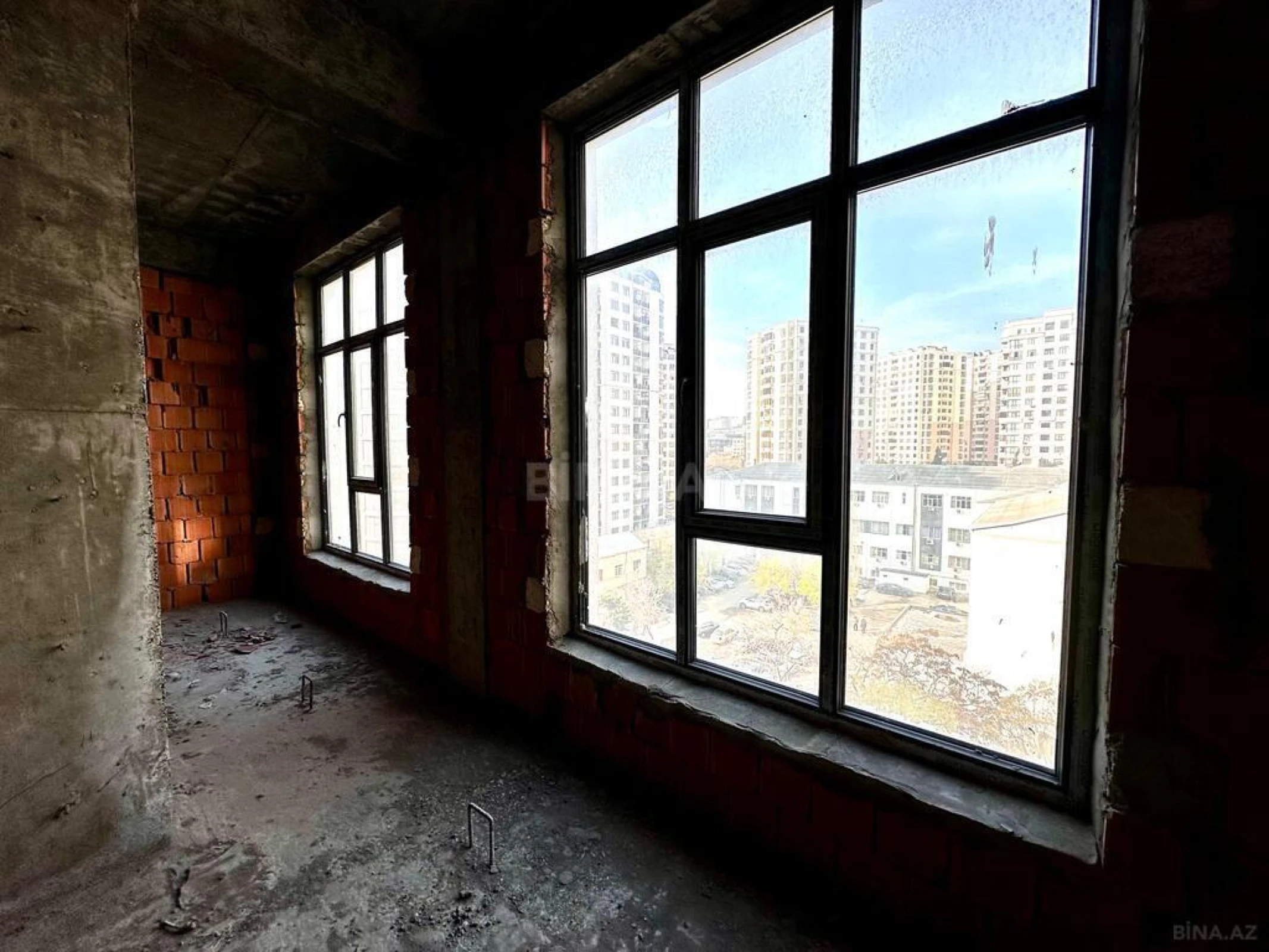 Satılır 3 otaqlı mənzil 120 m²