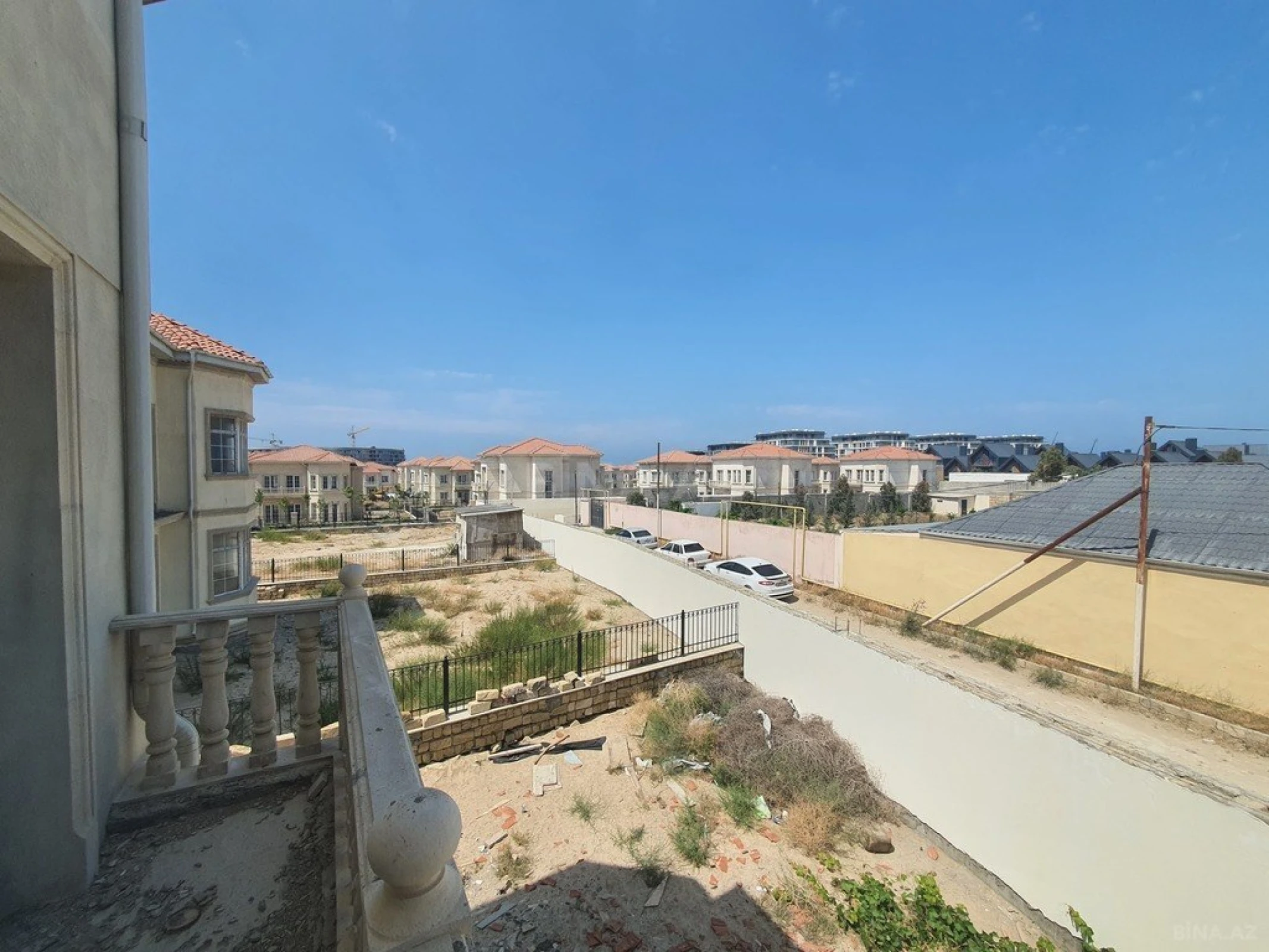 Satılır 6 otaqlı həyət evi 330 m²