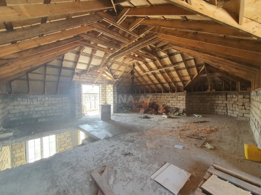 Satılır 6 otaqlı həyət evi 330 m²