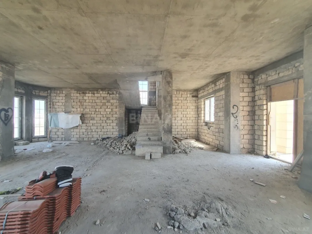 Satılır 6 otaqlı həyət evi 330 m²