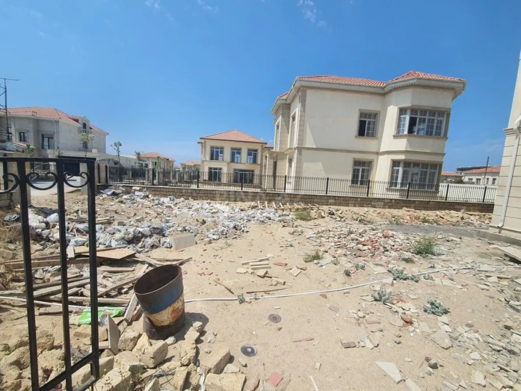 Satılır 6 otaqlı həyət evi 330 m²