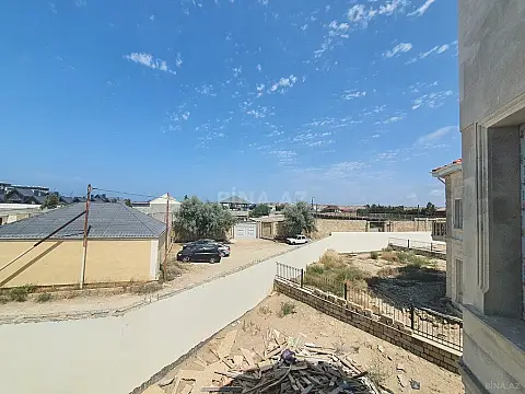 Satılır 6 otaqlı həyət evi 330 m²