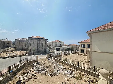 Satılır 6 otaqlı həyət evi 330 m²