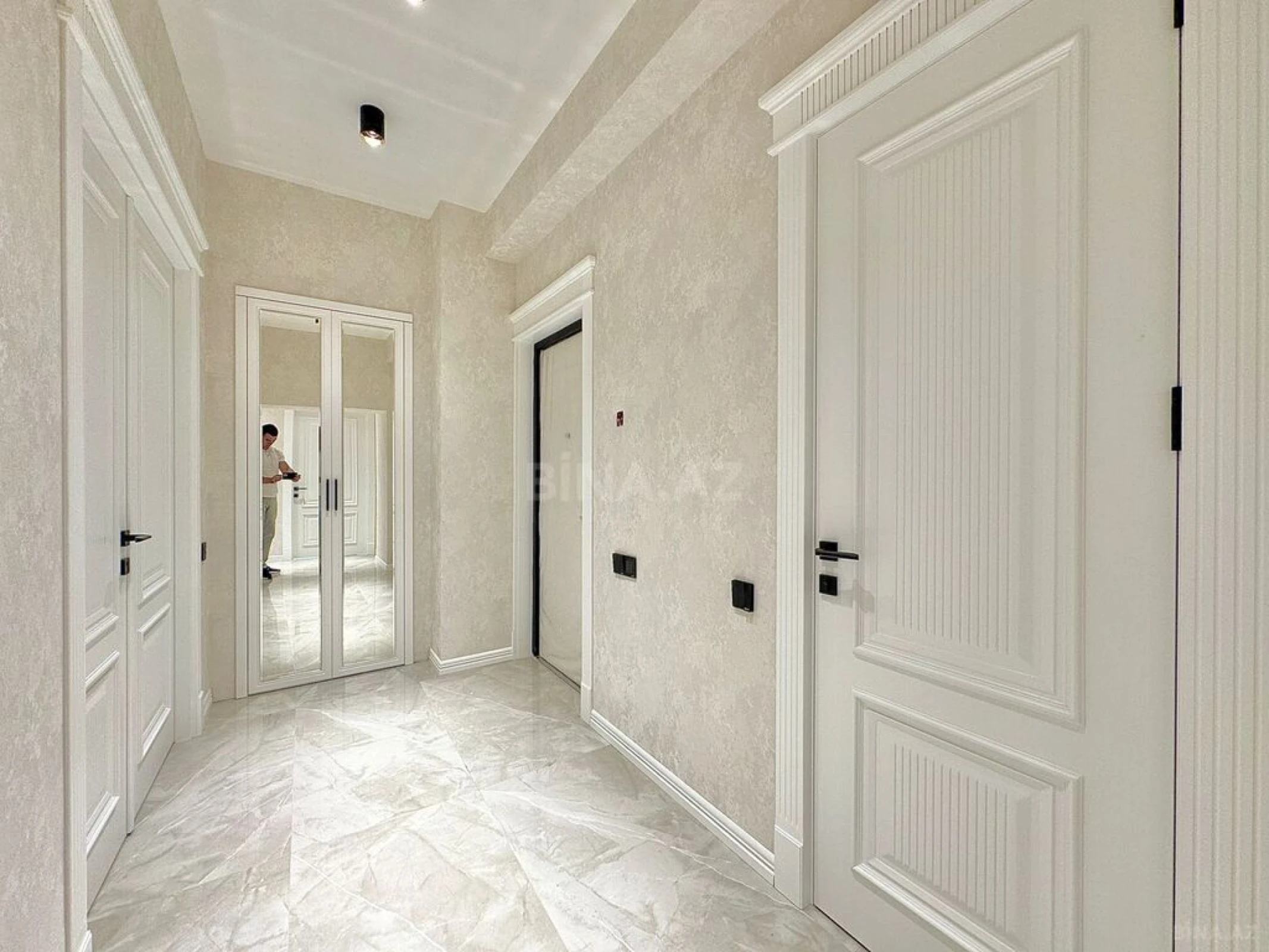 Satılır 3 otaqlı mənzil 120 m²