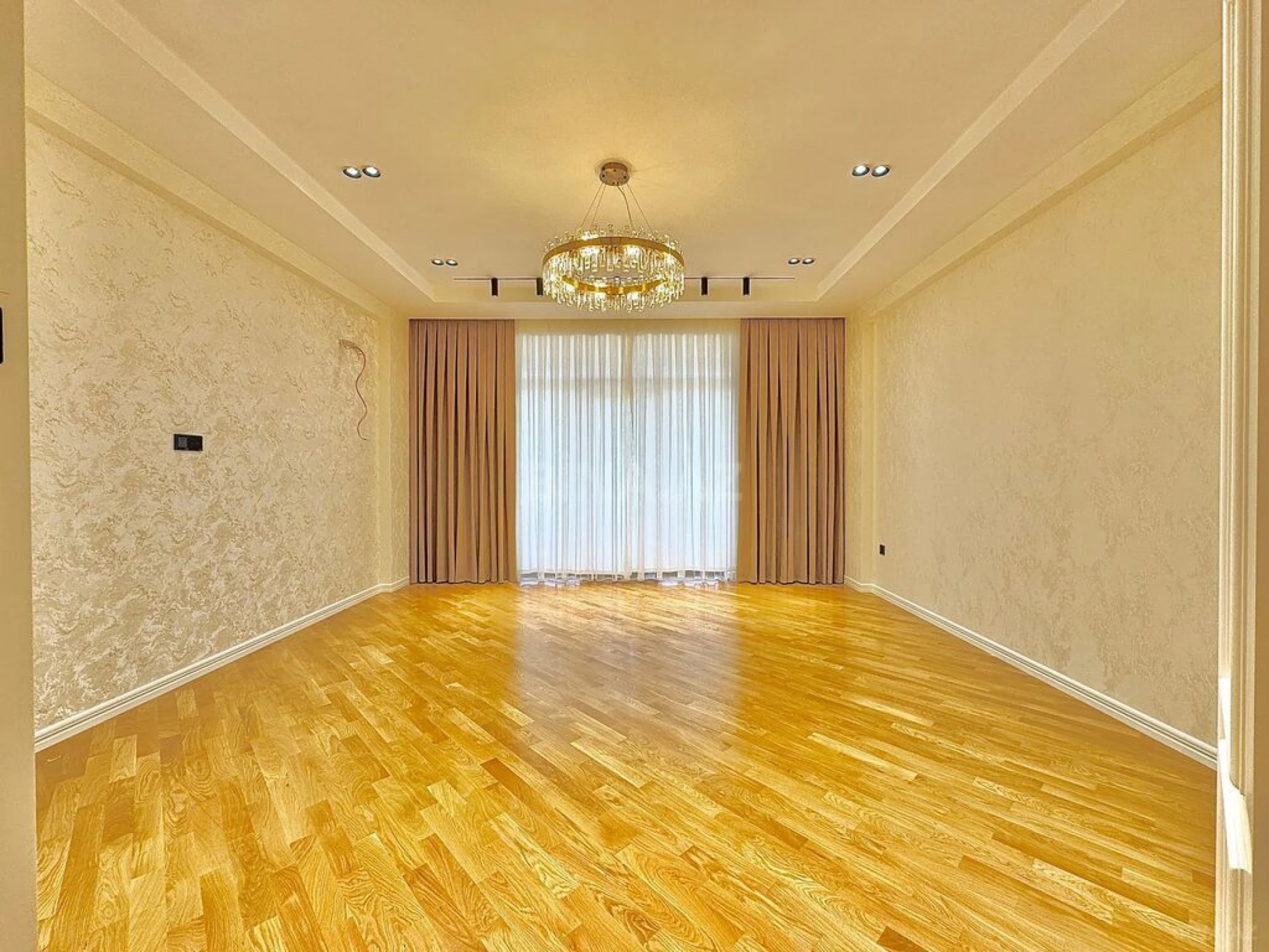 Satılır 3 otaqlı mənzil 120 m²