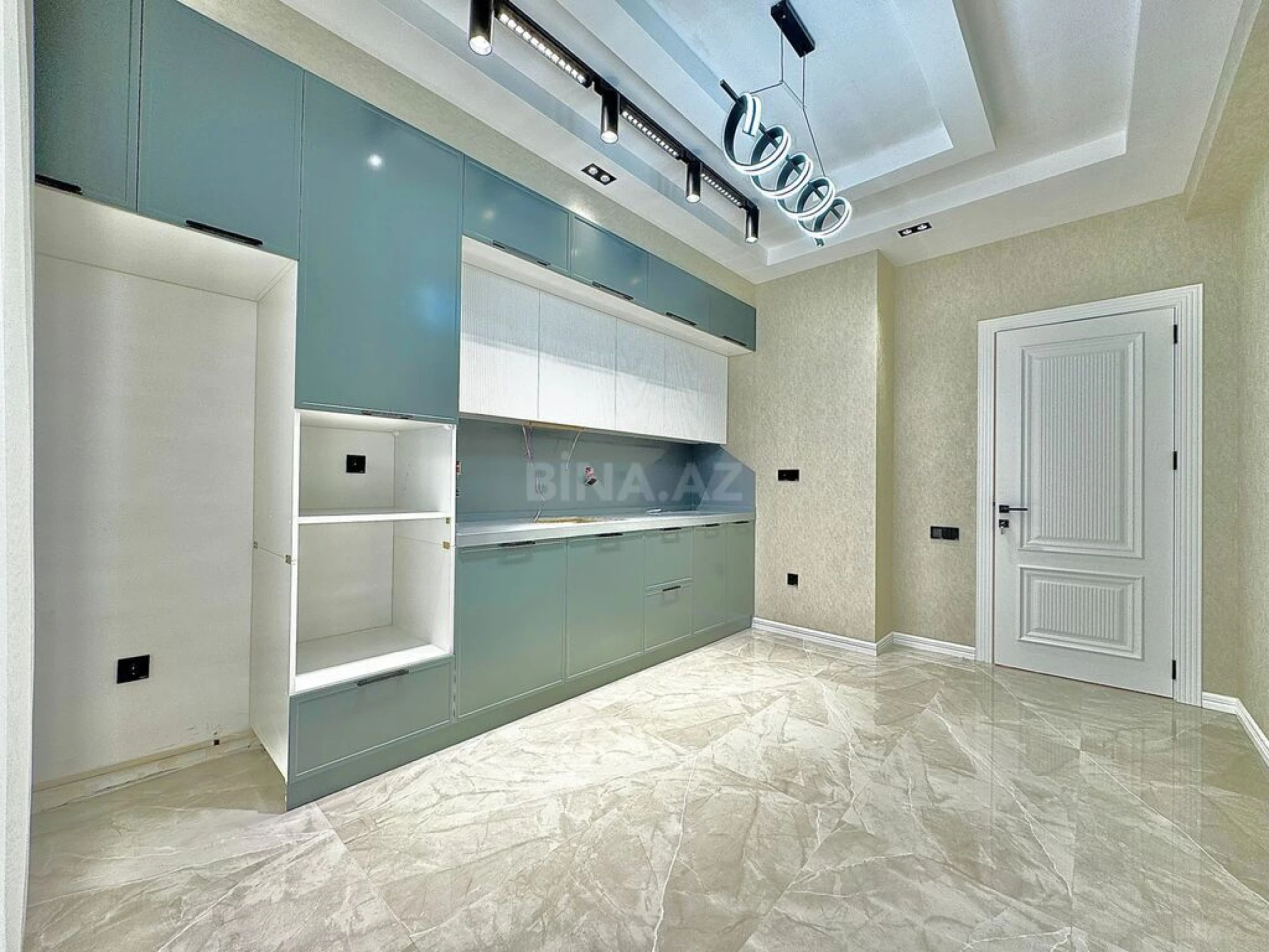 Satılır 3 otaqlı mənzil 120 m²