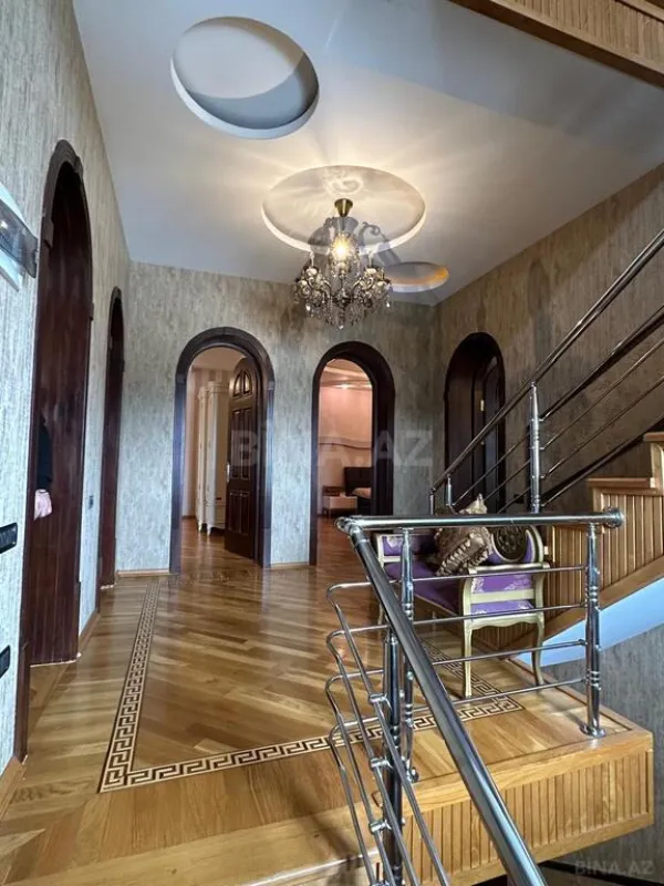 Satılır 7 otaqlı həyət evi 400 m²