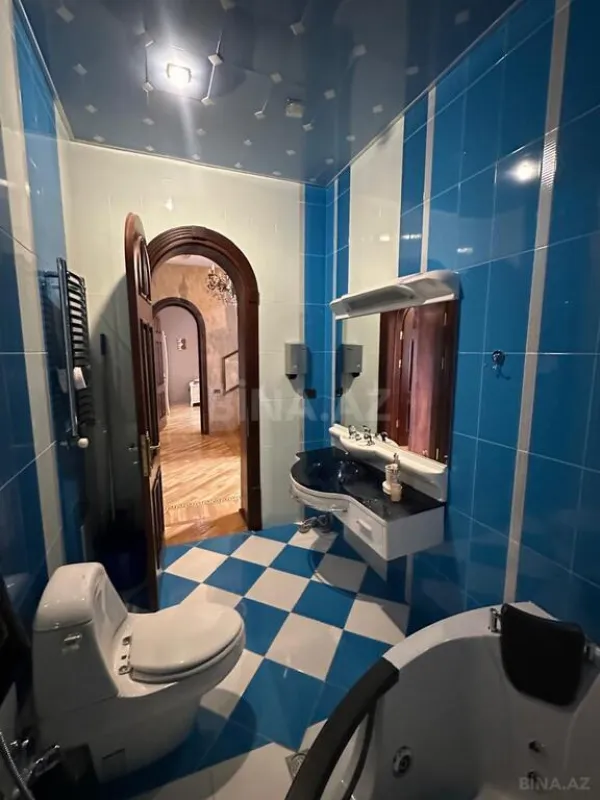 Satılır 7 otaqlı həyət evi 400 m²