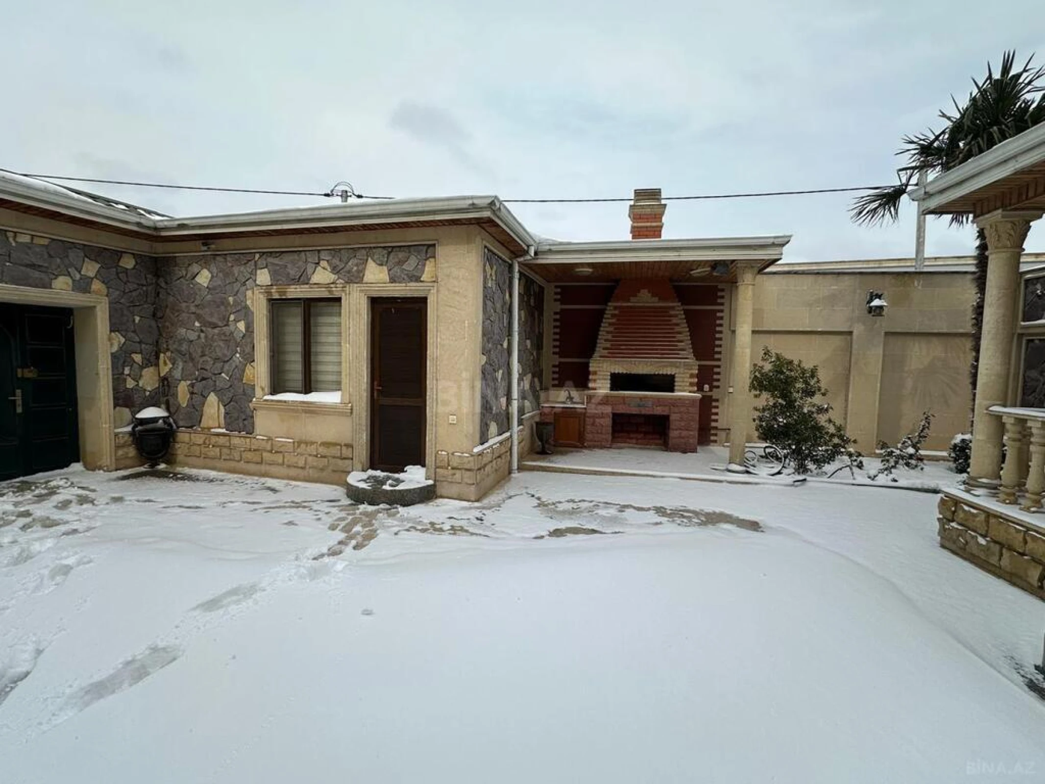 Satılır 7 otaqlı həyət evi 400 m²