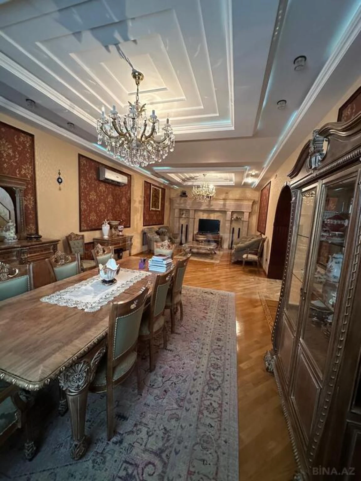 Satılır 7 otaqlı həyət evi 400 m²