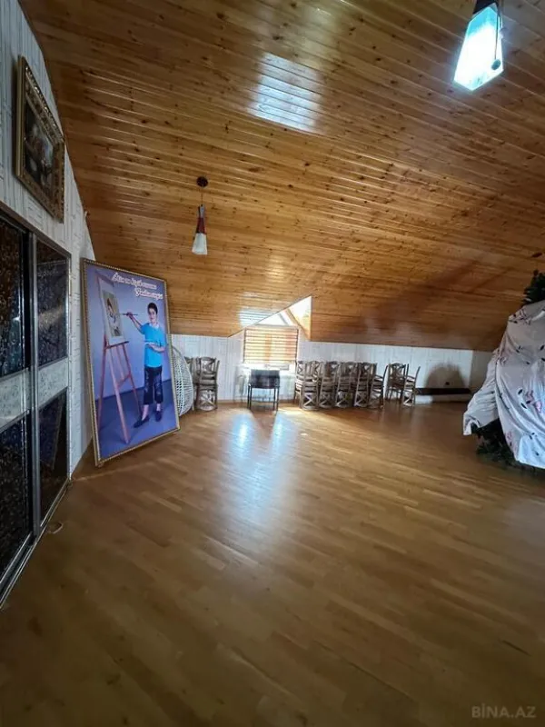 Satılır 7 otaqlı həyət evi 400 m²