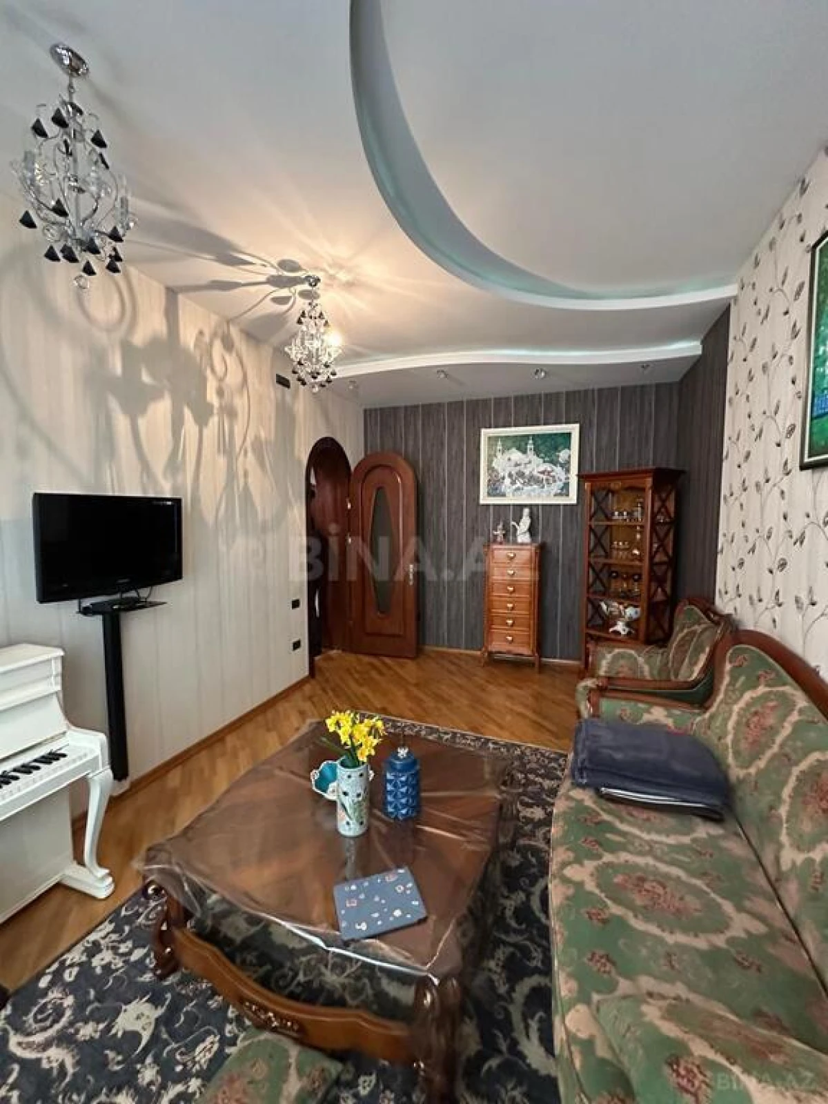 Satılır 7 otaqlı həyət evi 400 m²