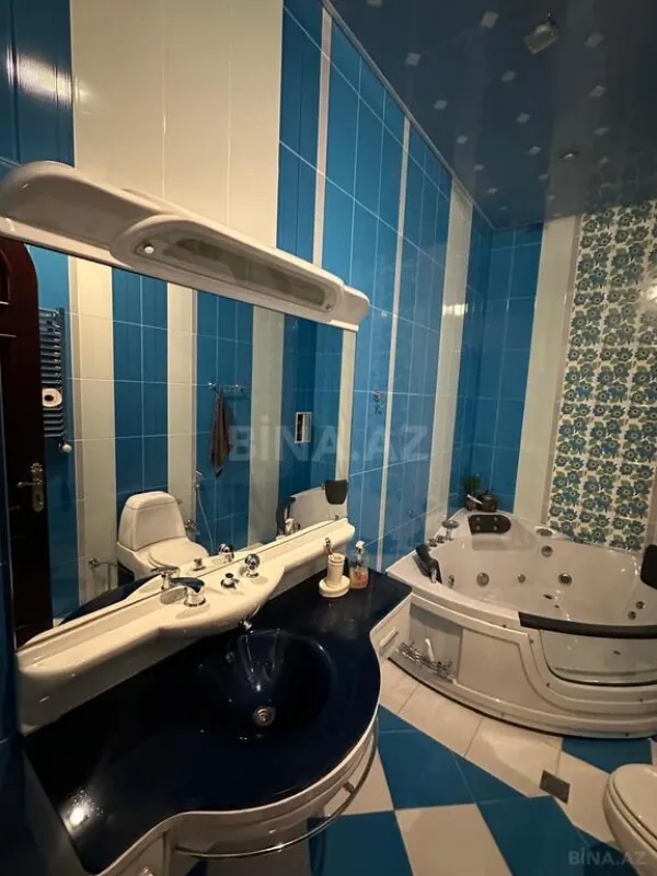 Satılır 7 otaqlı həyət evi 400 m²