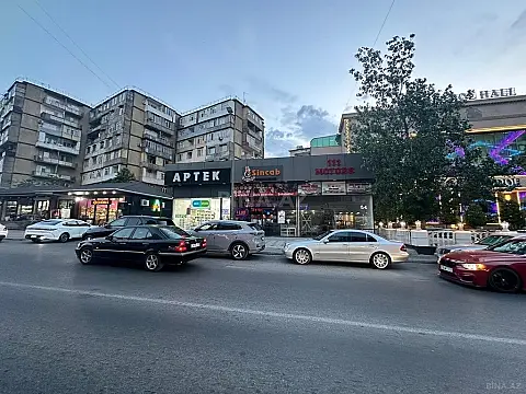 Satılır obyekt 270 m²