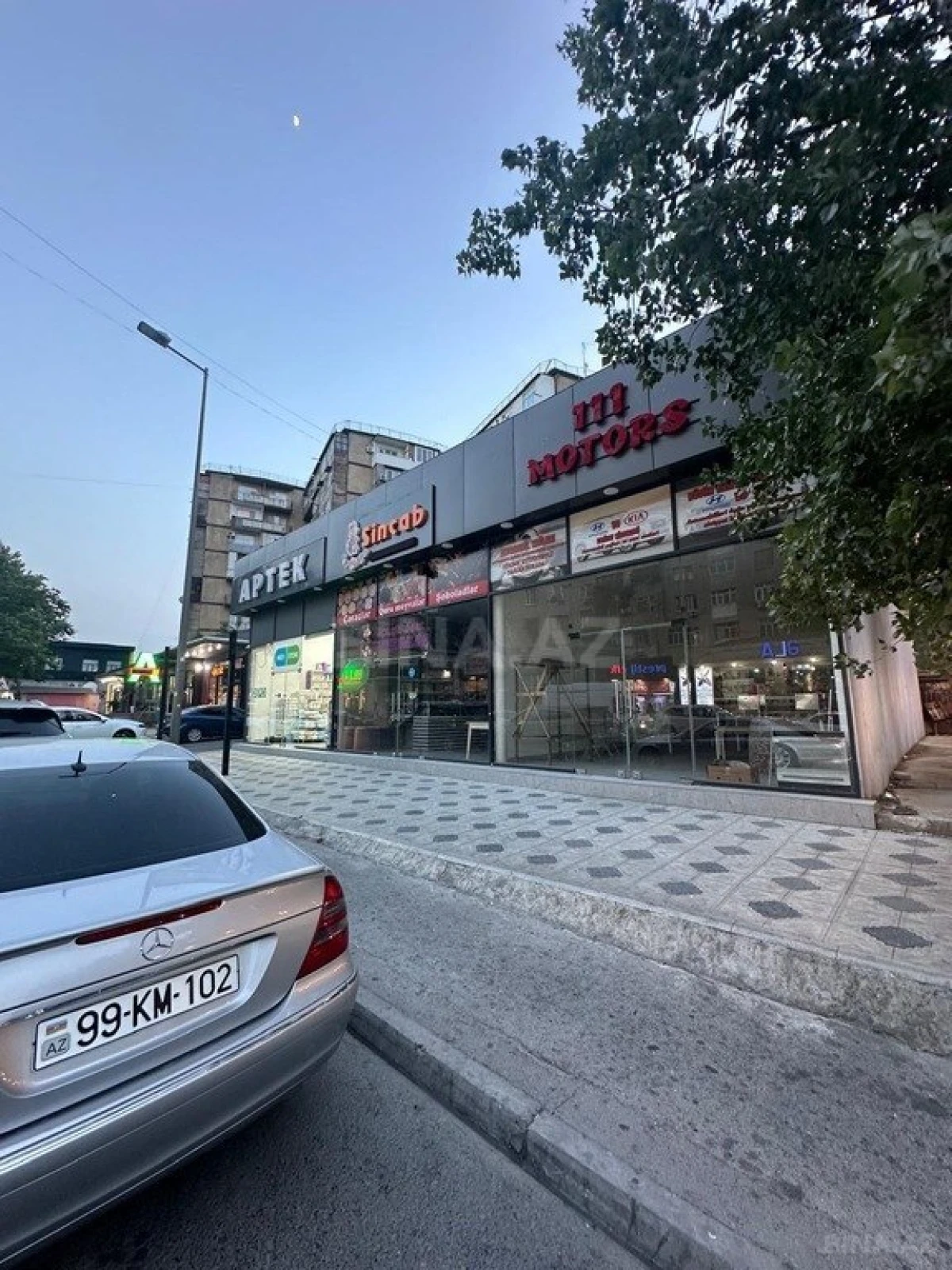 Satılır obyekt 270 m²
