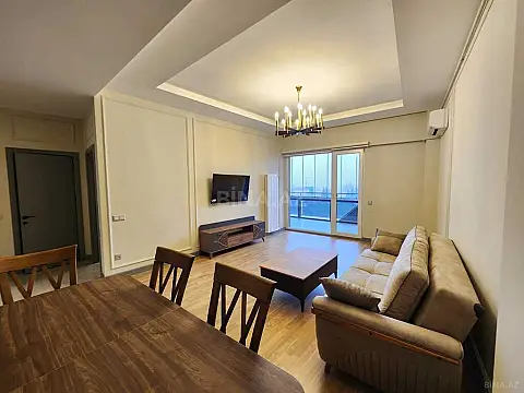 Kirayə verilir 2 otaqlı mənzil 87 m²