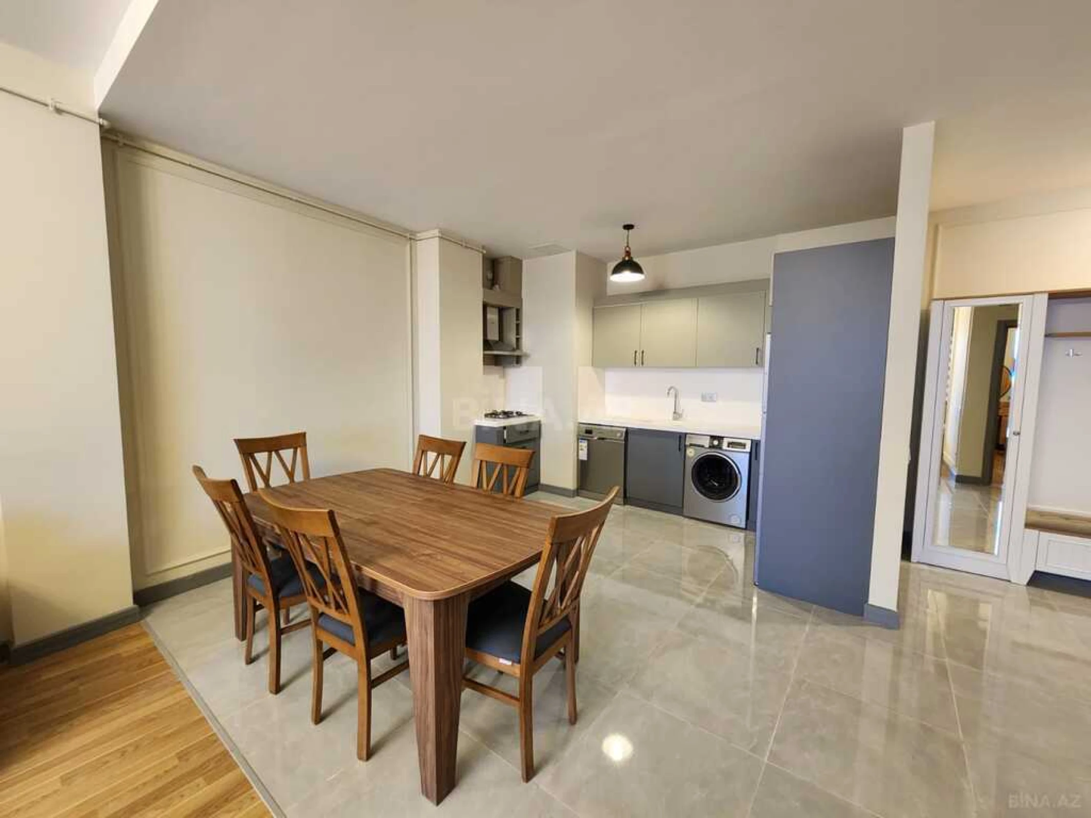 Kirayə verilir 2 otaqlı mənzil 87 m²