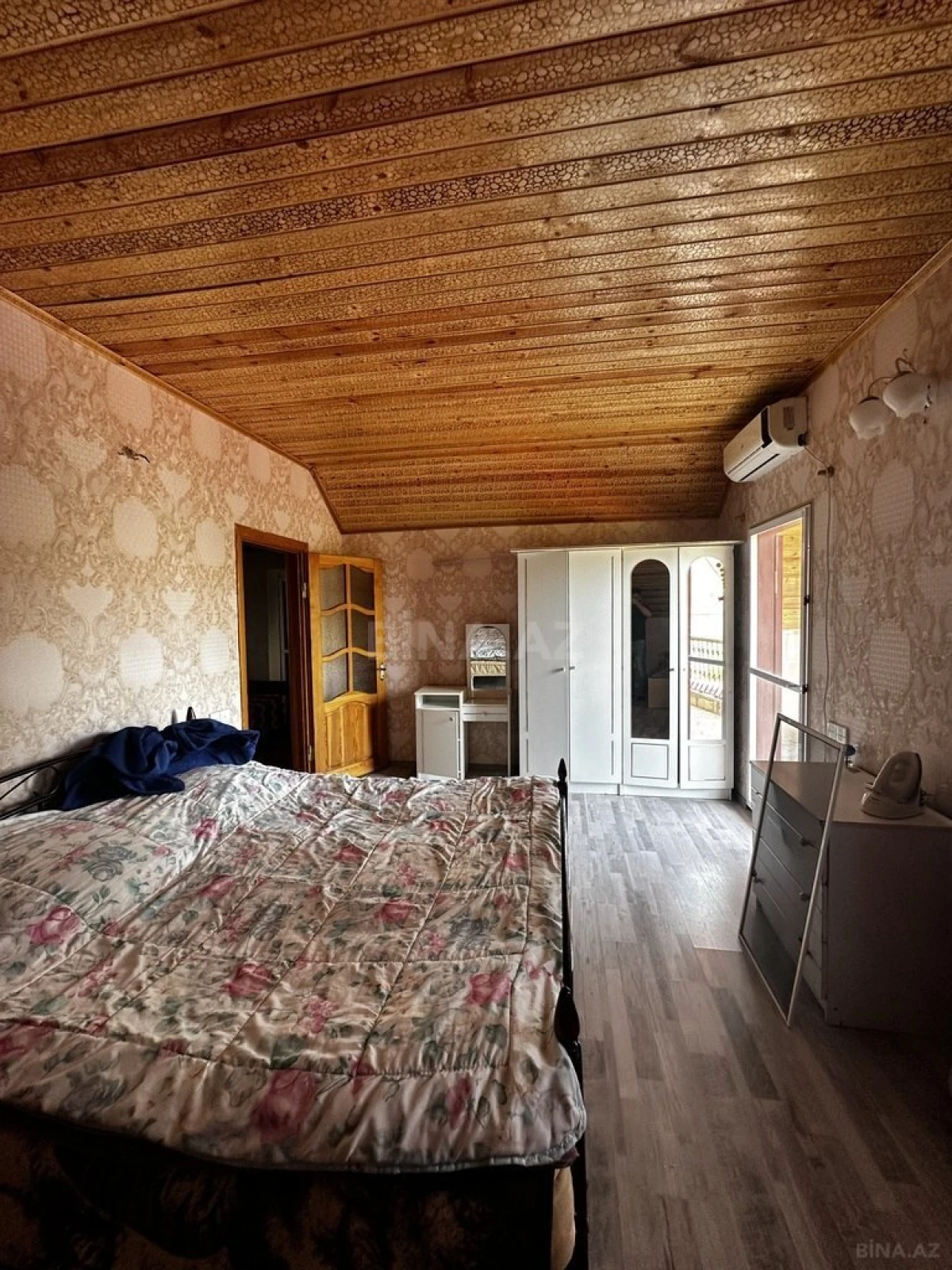 Satılır 4 otaqlı həyət evi 200 m²