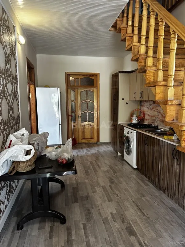 Satılır 4 otaqlı həyət evi 200 m²