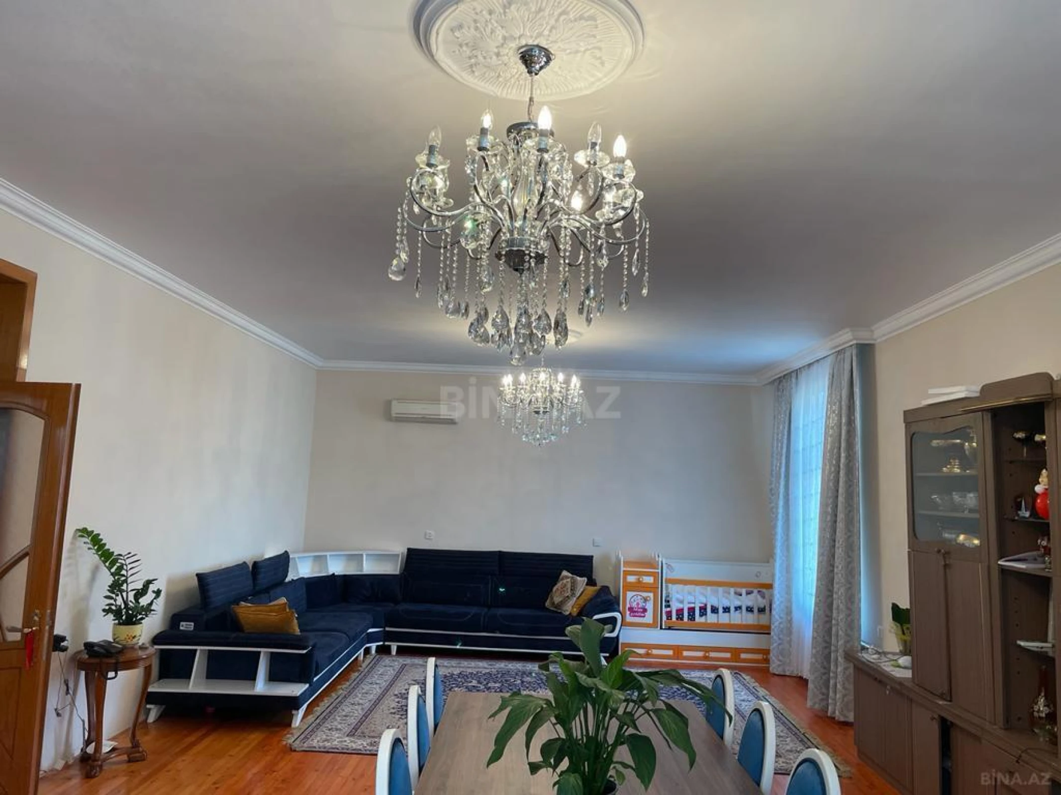 Satılır 7 otaqlı həyət evi 512 m²