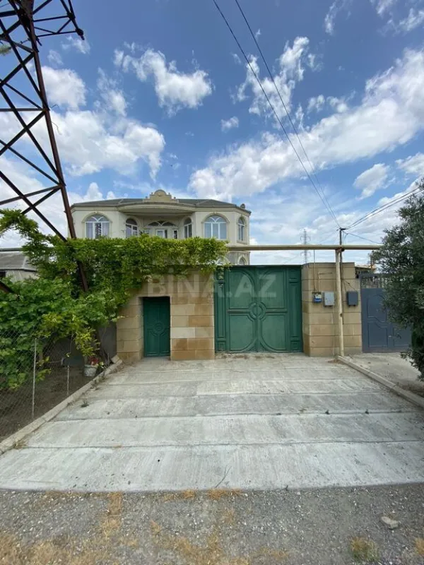 Satılır 7 otaqlı həyət evi 512 m²