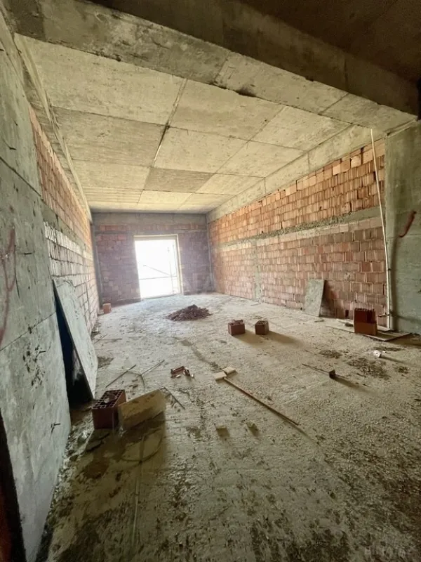 Satılır 1 otaqlı mənzil 56 m²