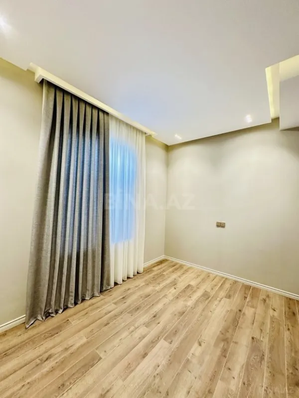 Satılır 4 otaqlı həyət evi 180 m²
