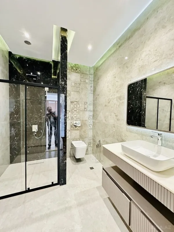 Satılır 4 otaqlı həyət evi 180 m²