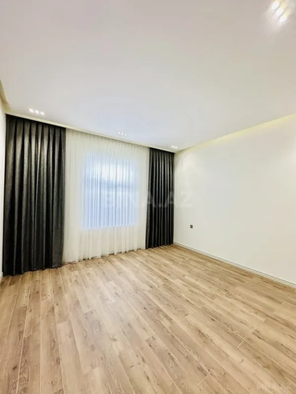 Satılır 4 otaqlı həyət evi 180 m²