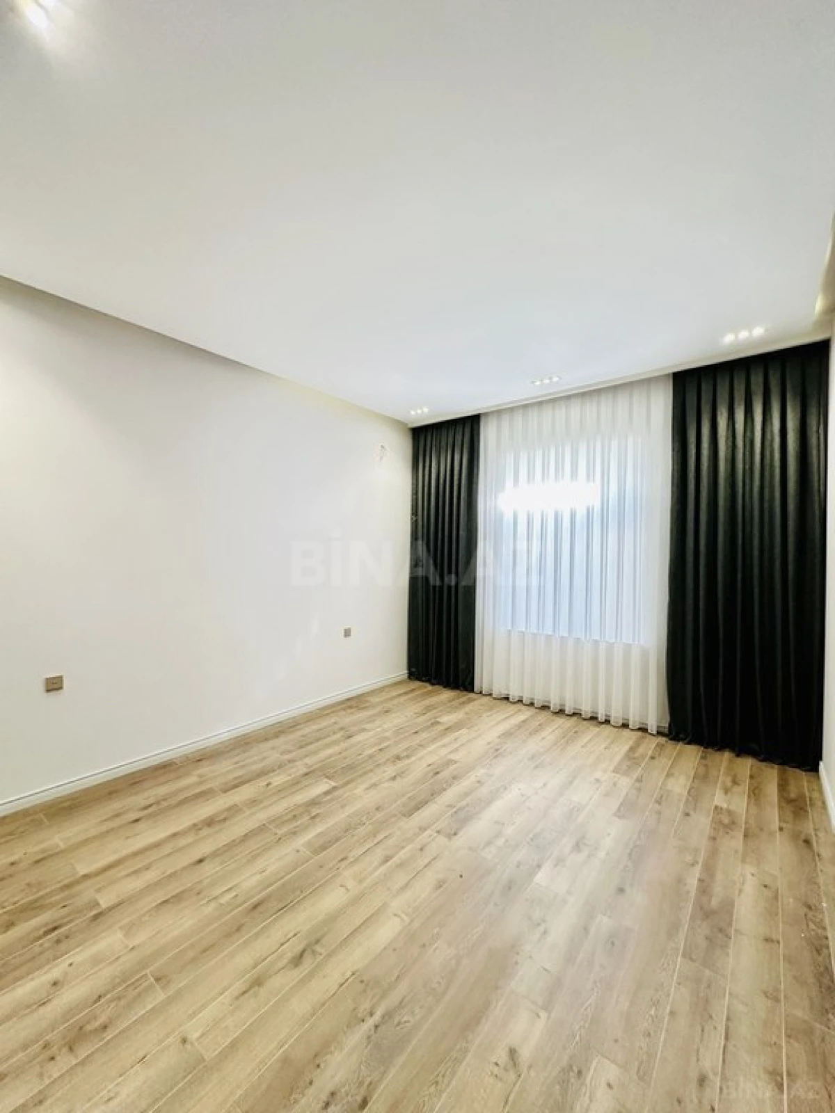 Satılır 4 otaqlı həyət evi 180 m²