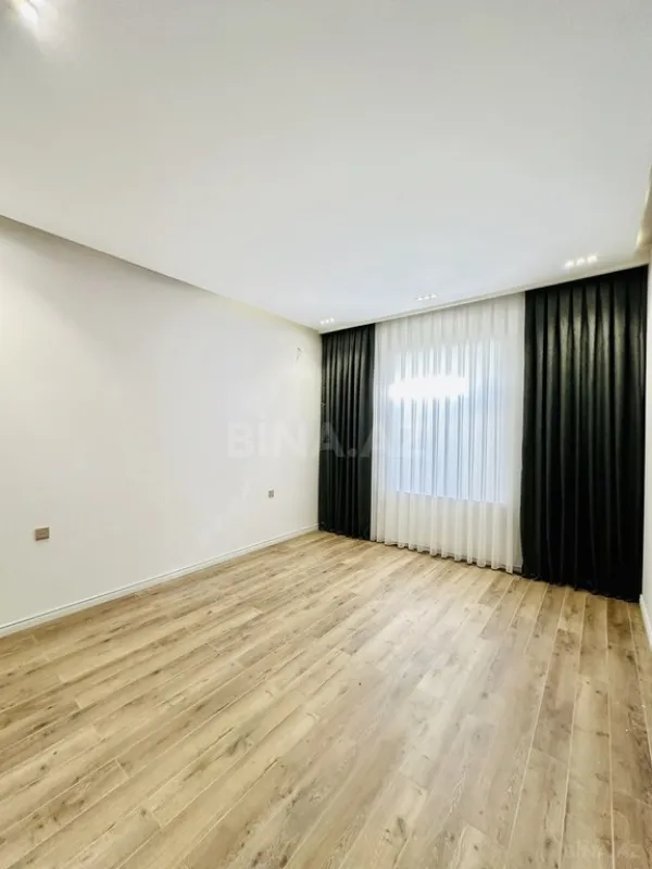 Satılır 4 otaqlı həyət evi 180 m²