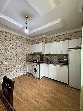 Kirayə verilir 2 otaqlı mənzil 68 m²