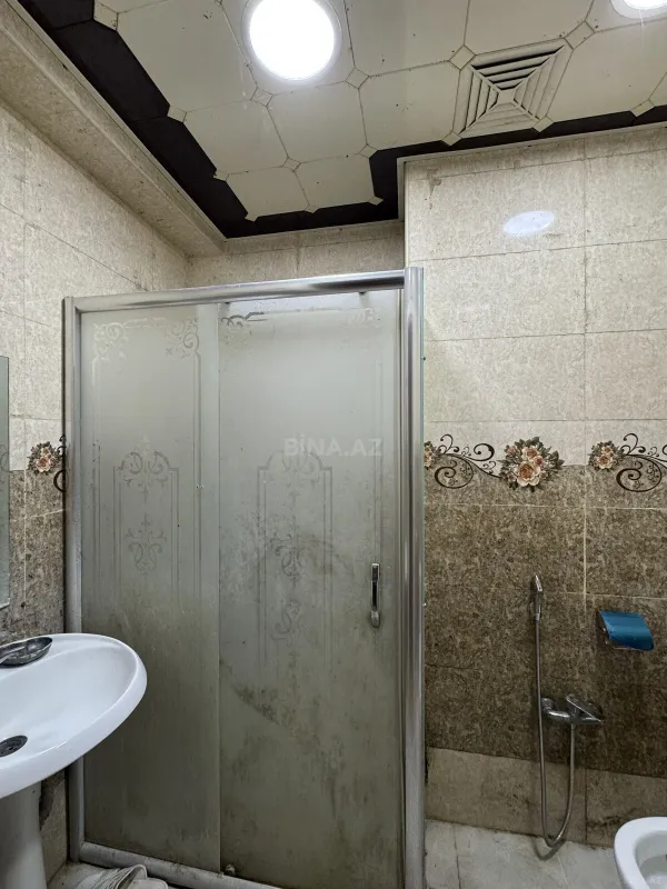 Kirayə verilir 2 otaqlı mənzil 68 m²