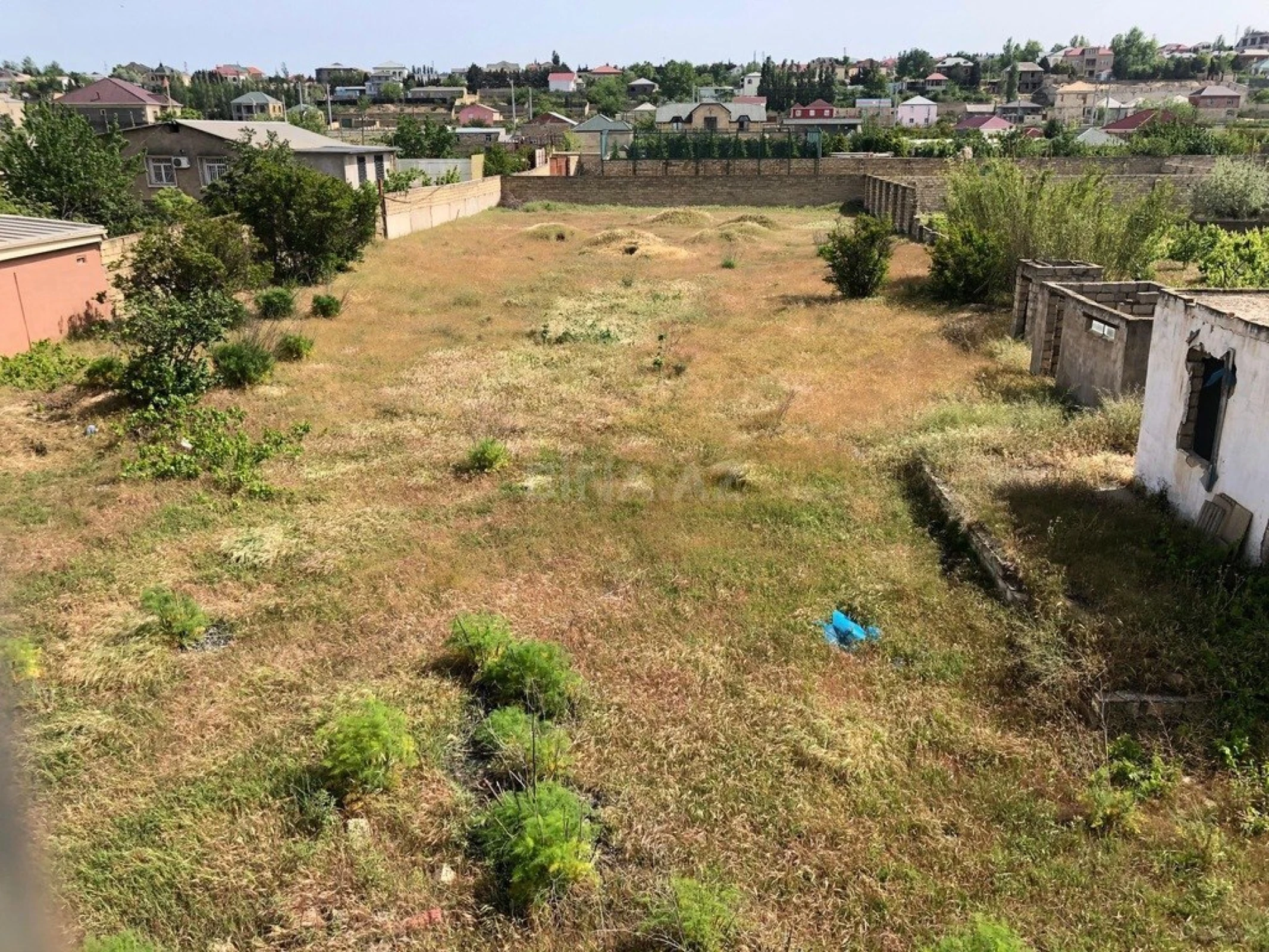 Satılır 12 otaqlı həyət evi 550 m²