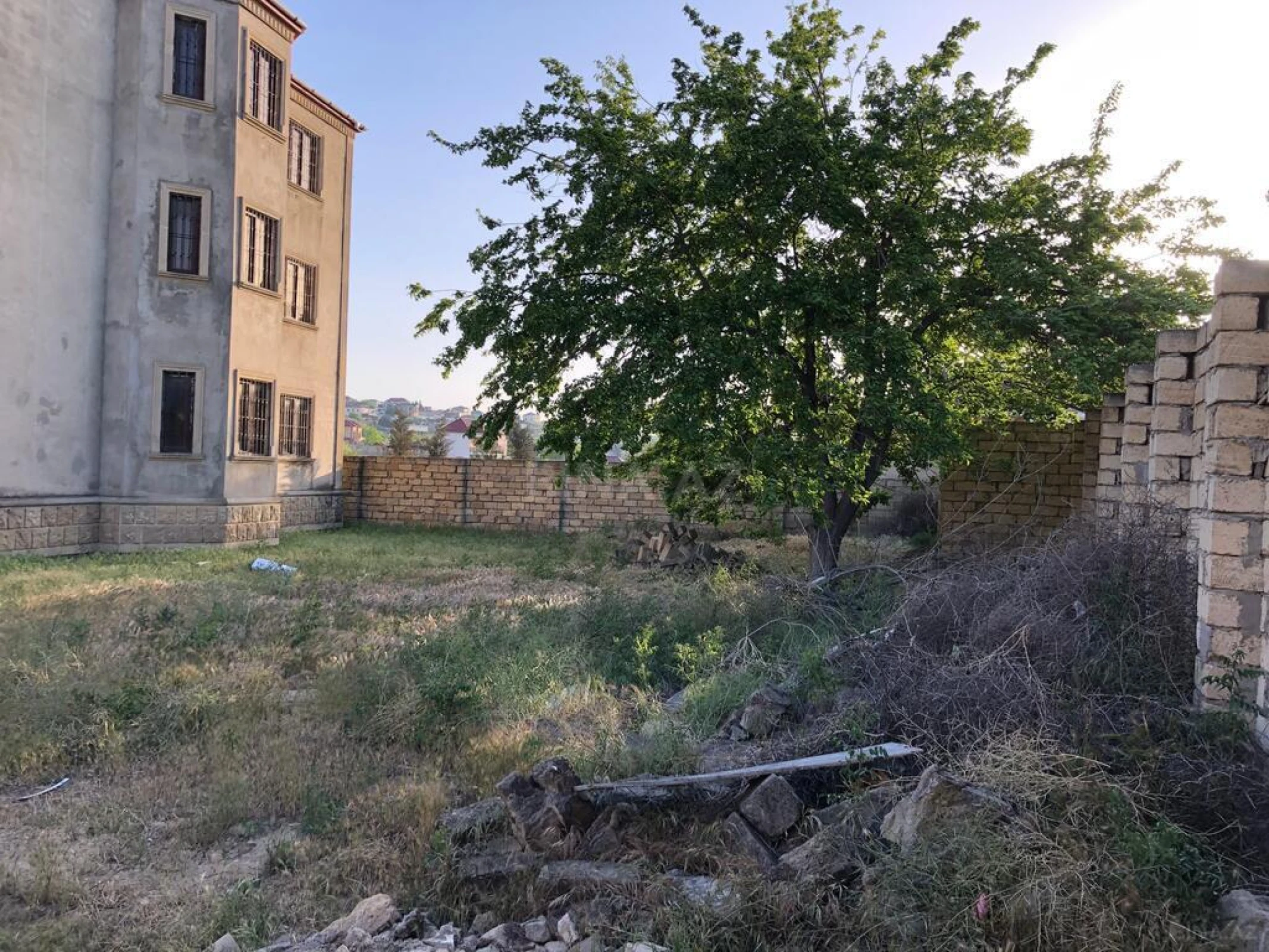 Satılır 12 otaqlı həyət evi 550 m²