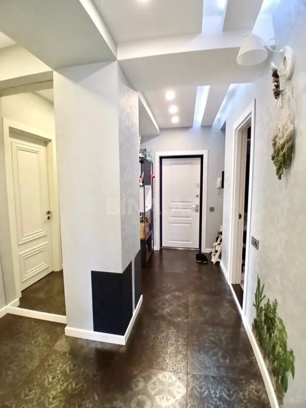 Satılır 3 otaqlı mənzil 104 m²